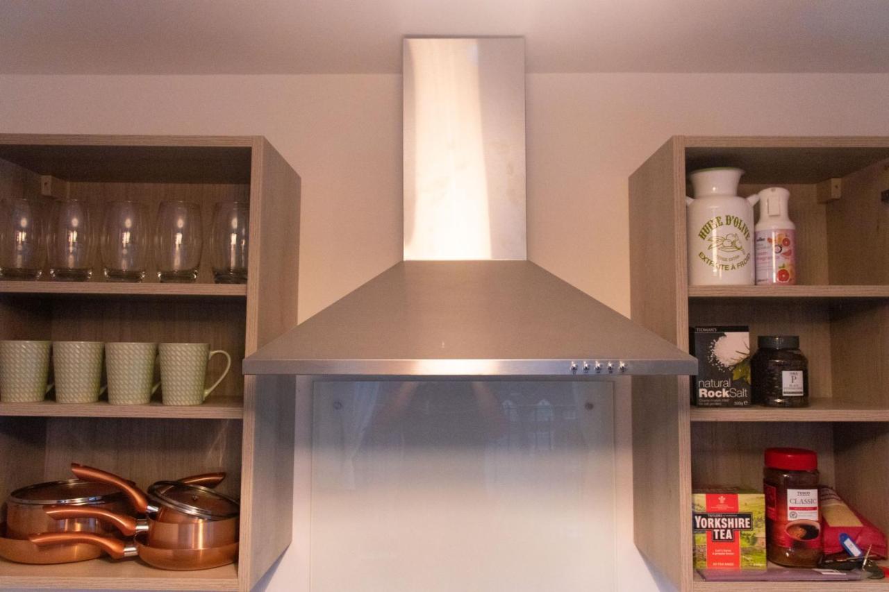 Livestay-Modern Apartment Minutes Away From Heathrow スラウ エクステリア 写真