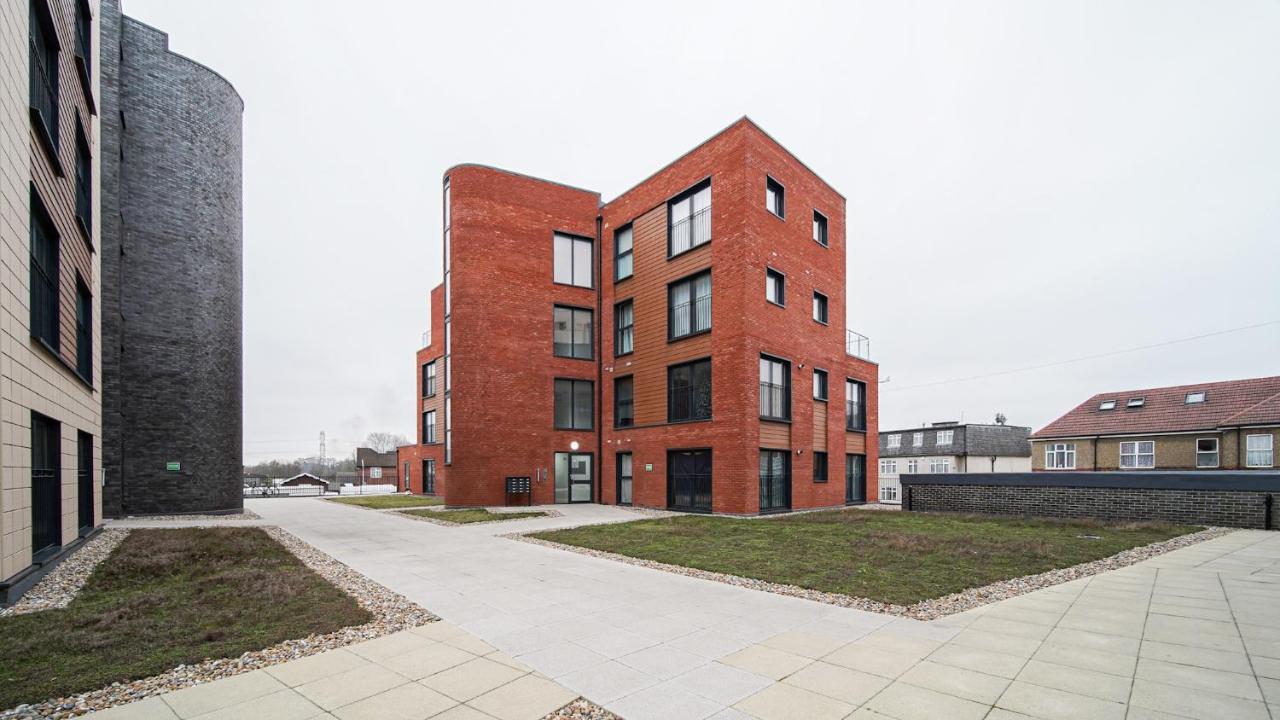 Livestay-Modern Apartment Minutes Away From Heathrow スラウ エクステリア 写真
